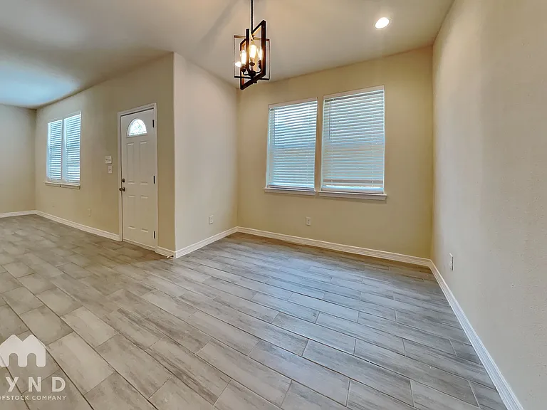 7813 Hanna St — Photo 5