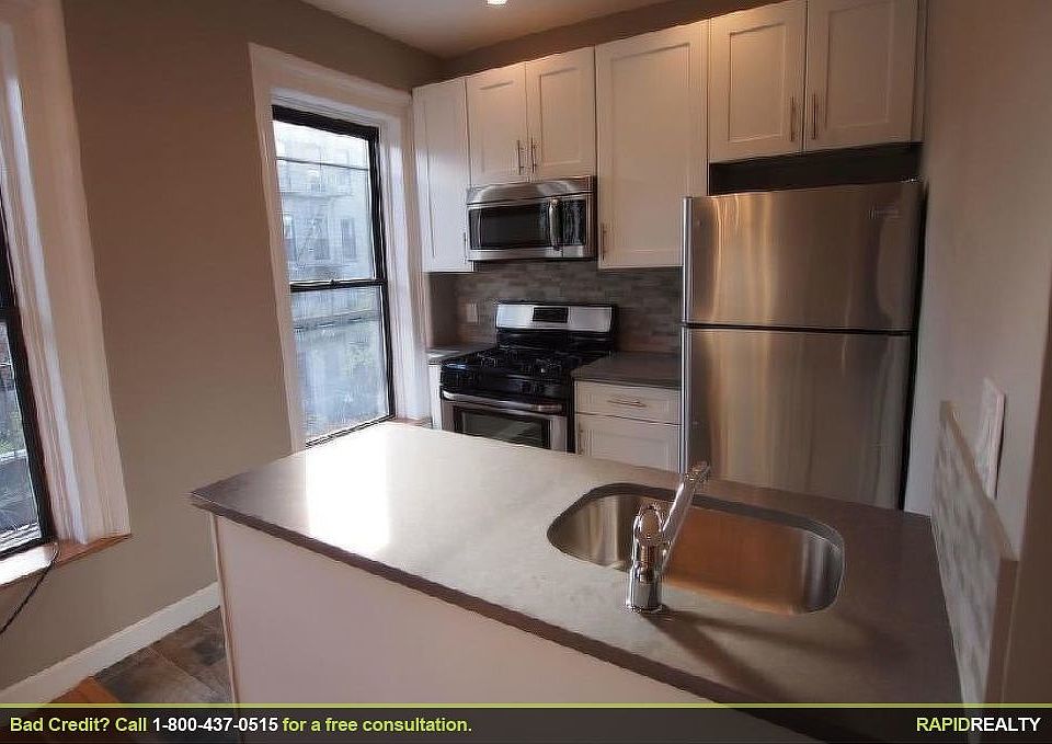 2nd image of 712 Lafayette Ave