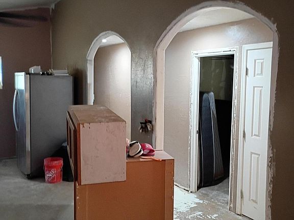 3rd image of 901 N COOLIDGE Avenue