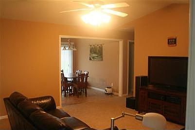4th image of 465 N Greenway Dr