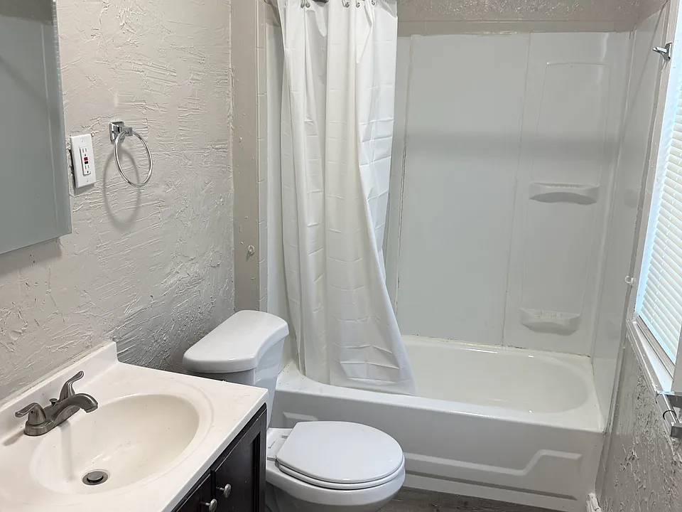 1216 W Madison St #2A