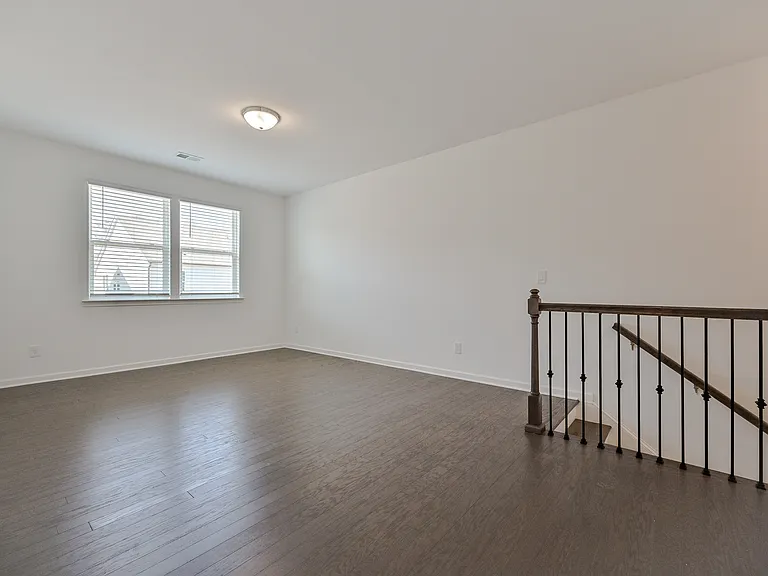 3928 Hester St — Photo 21