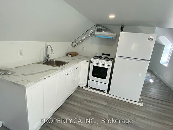5th image of 395 Gladstone Ave Unit C