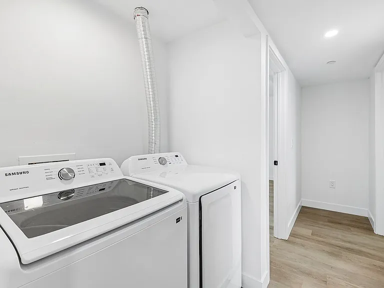 Salt + Sea - Luxury Coastal Apartments near Carlsbad Village — Photo 77