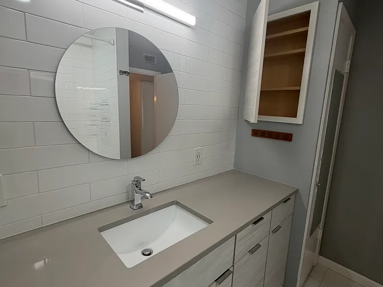 300 Crockett St #127 — Photo 4
