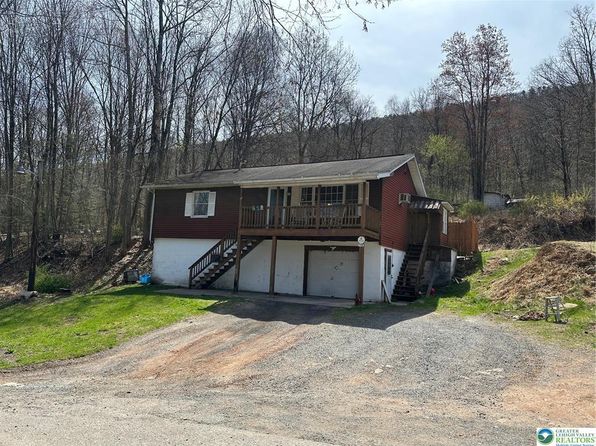 1165 E Catawissa St, Nesquehoning, PA 18240