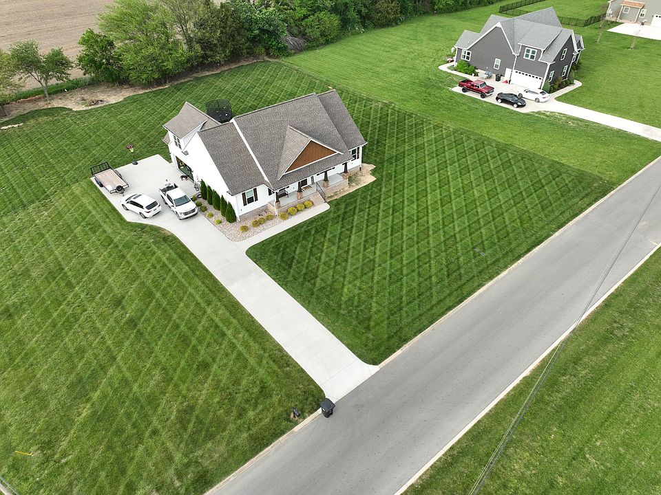 1st image of 414 Richland Farms Dr
