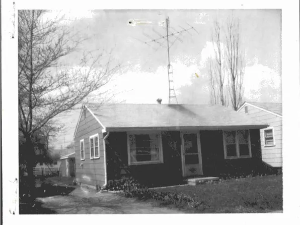 2105 S Martin Luther King Jr Dr, Springfield, IL 62703