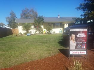 735 Diamond Hill Rd, Harrisburg, OR 97446