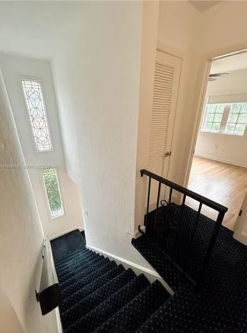 2504 Alhambra Cir — Photo 11