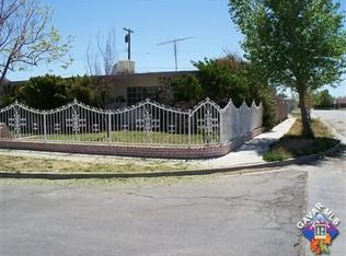 2090 Orange St, Rosamond, CA 93560