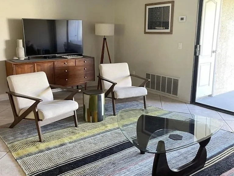433 N Hermosa Dr — Photo 15