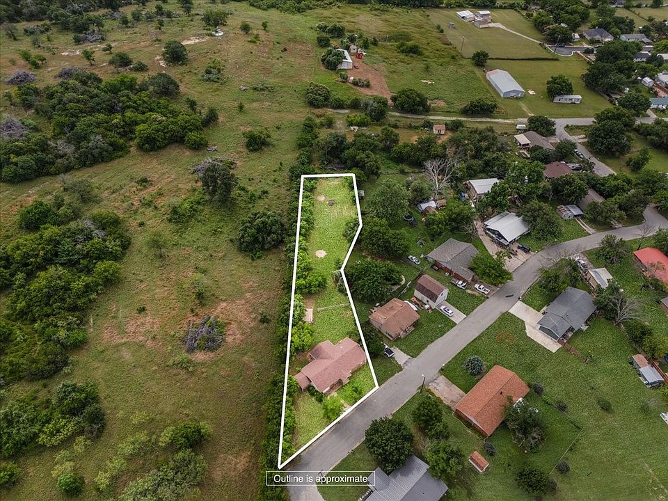 1st image of 110 Lora Ln