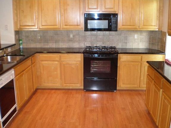 5th image of 25158 Valley Oak Dr