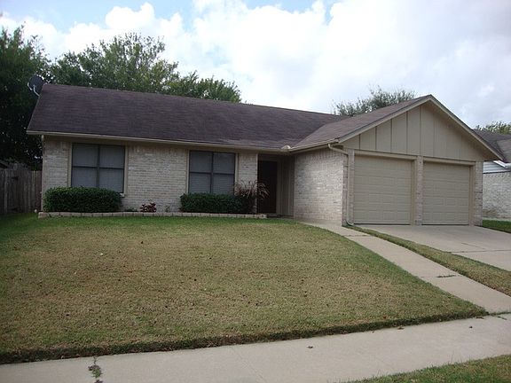 2nd image of 303 Queenswood Trl