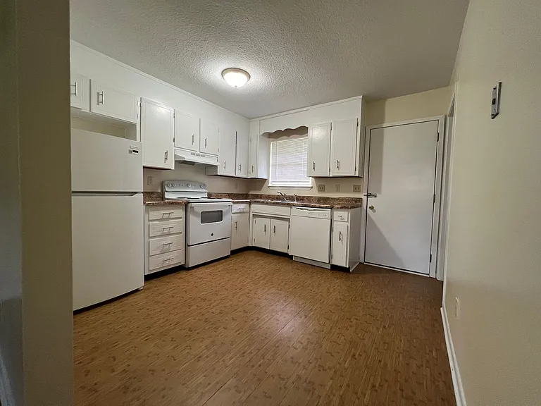 4935 Yacht Harbour Dr — Photo 9