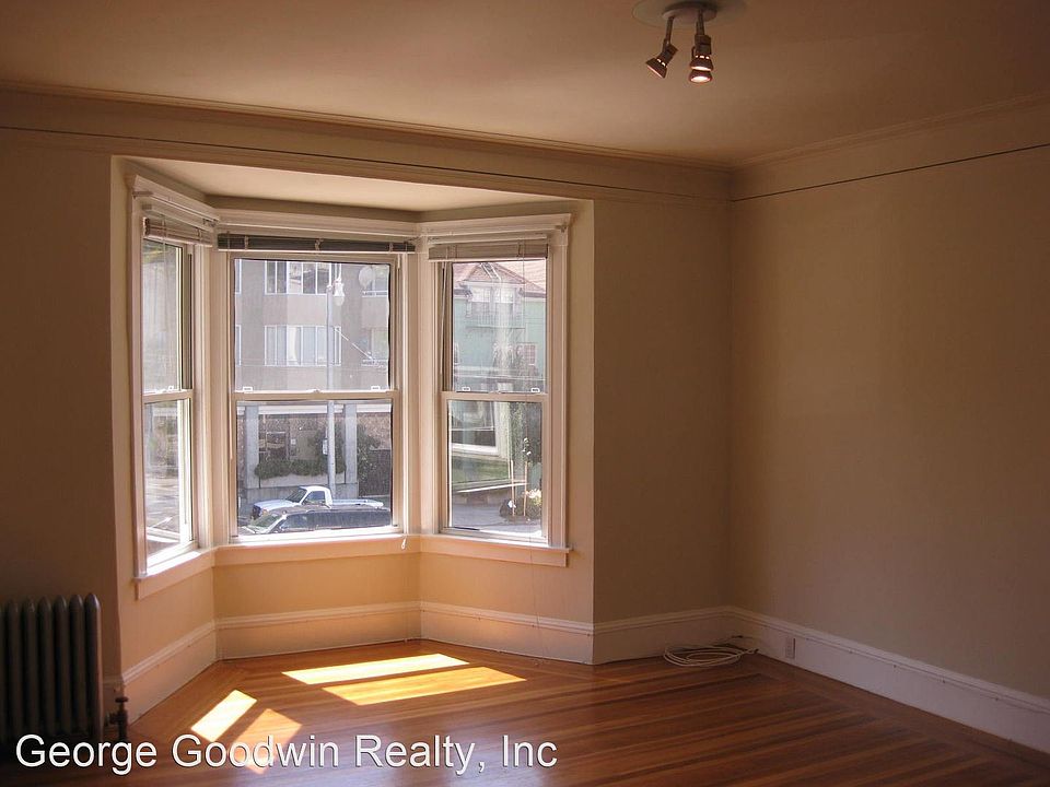 2nd image of 2340 Van Ness Ave APT 2