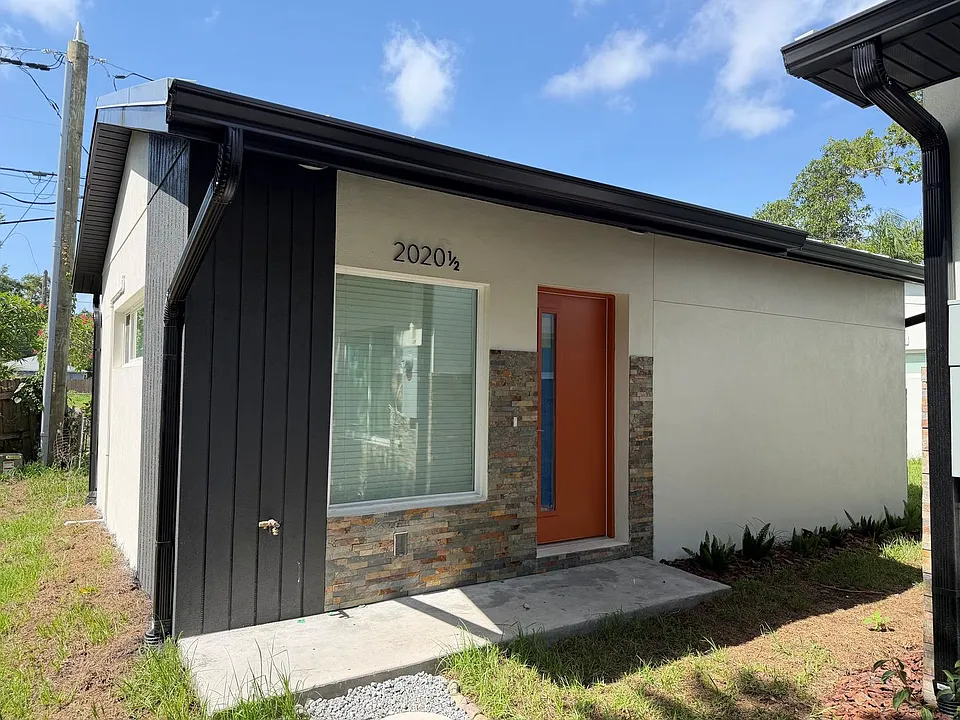 2020 1/2 14th Ave S