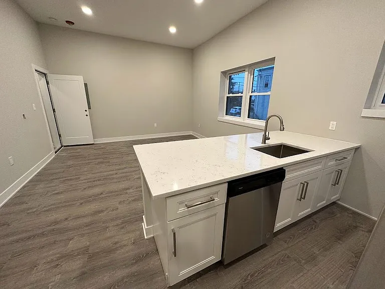 714 Maple St #1 — Photo 3