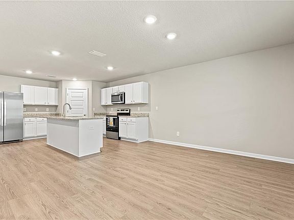 5th image of 6028 Creekside Trl