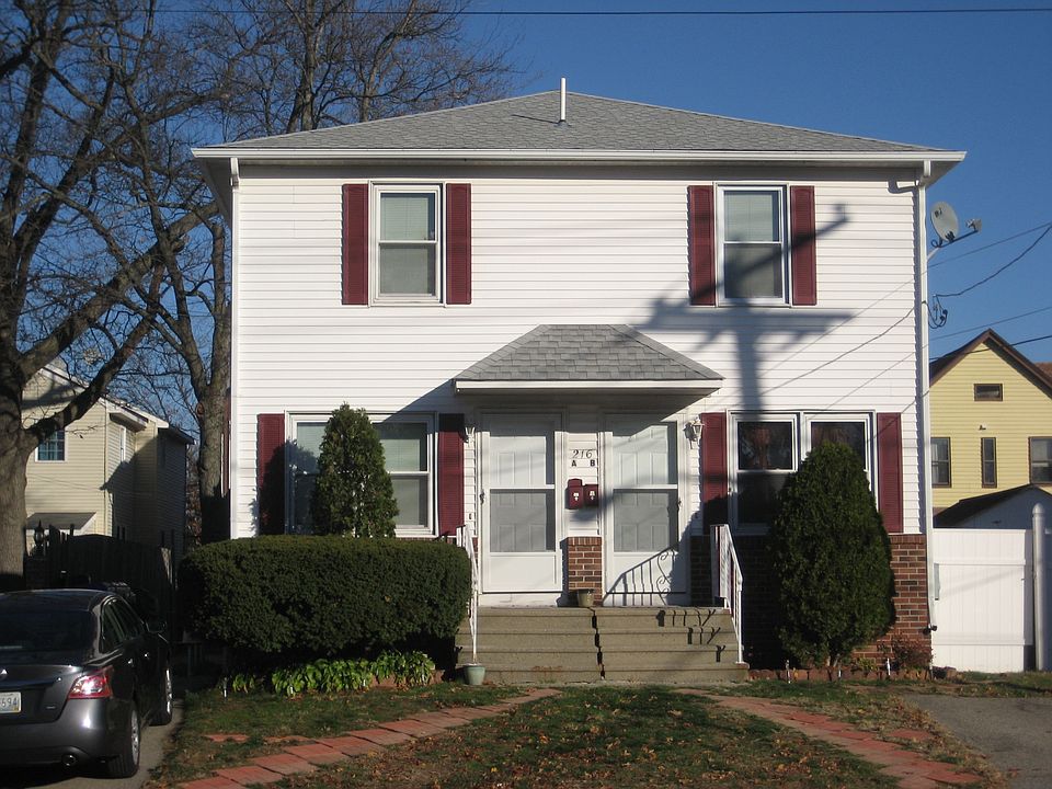 Vinyl sided townehouse side/side Duplex
