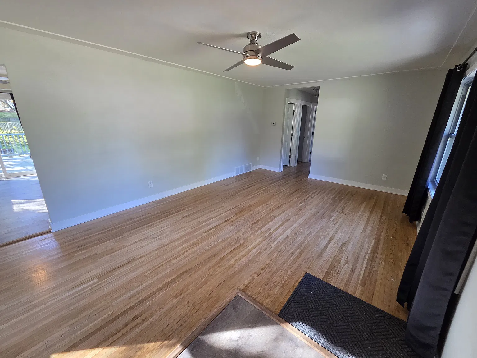 3 bed, 1624 sqft, $2,200 — Photo 2