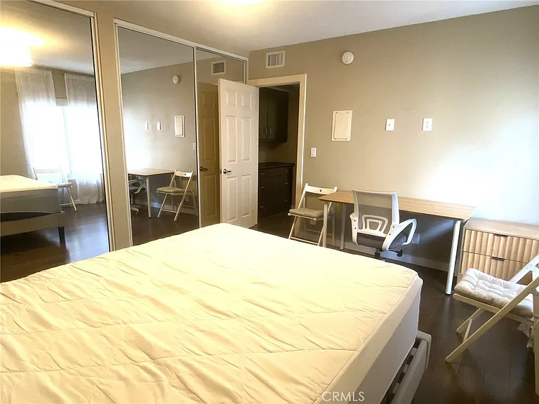 141 S Clark Dr #316 — Photo 7