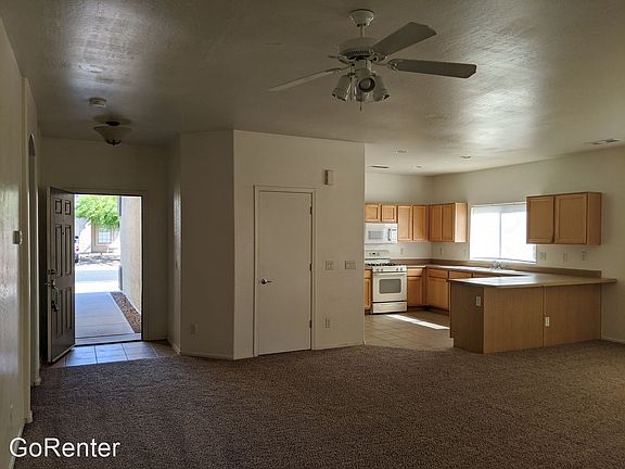 3rd image of 16835 W Cottonwood St #21241261
