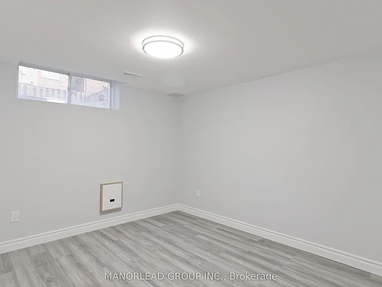 17 Raithby Cres #BASEMENT — Photo 2