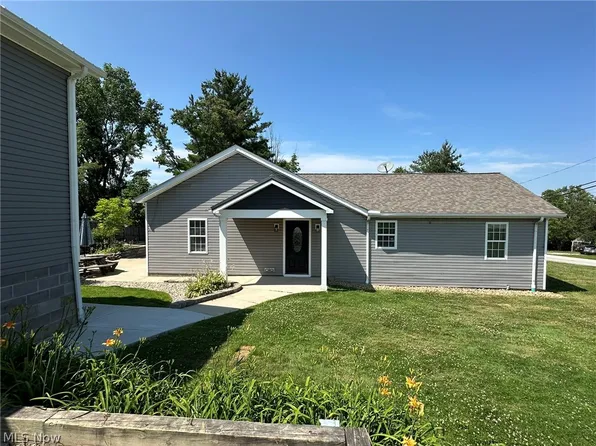 14724 Elm Dr, Newbury, OH 44065