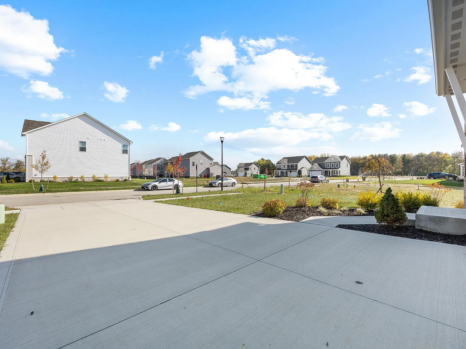 4 bed, 2.5 bath, 2800 sqft, $2,900 — Photo 3