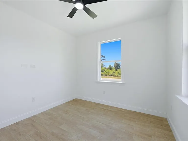 6 Bank Ct — Photo 20