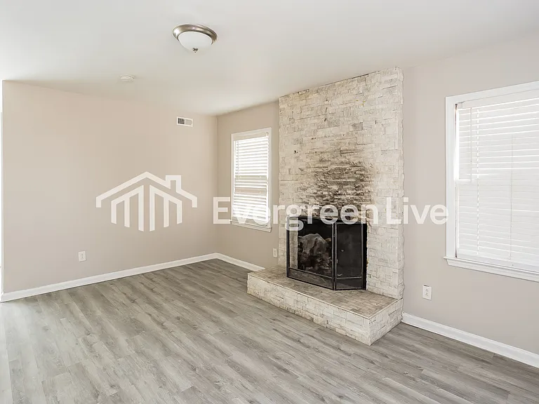 907 Doby Springs Dr — Photo 8
