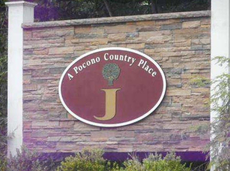 2nd image of 9840 Deerwood Dr