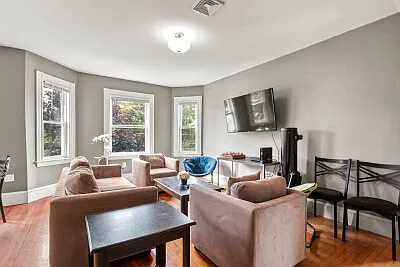 139 Adams St #3 — Photo 4