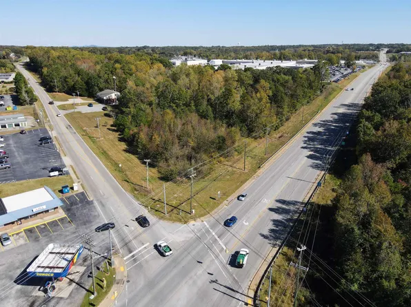 682 Hyatt St, Gaffney, SC 29341
