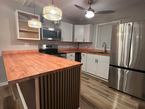 2nd image of 2765 Alta Vista Ave