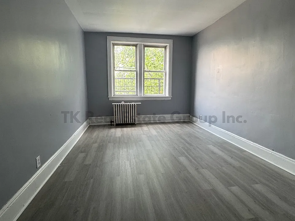 251 Lafayette Ave #19
