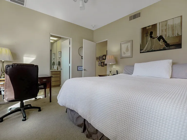 496 Desert Holly Dr — Photo 19