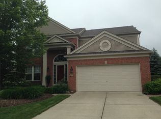 3425 Glacier Dr, Lake Orion, MI 48360