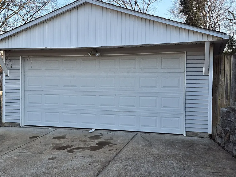353 Lagro Ave — Photo 4