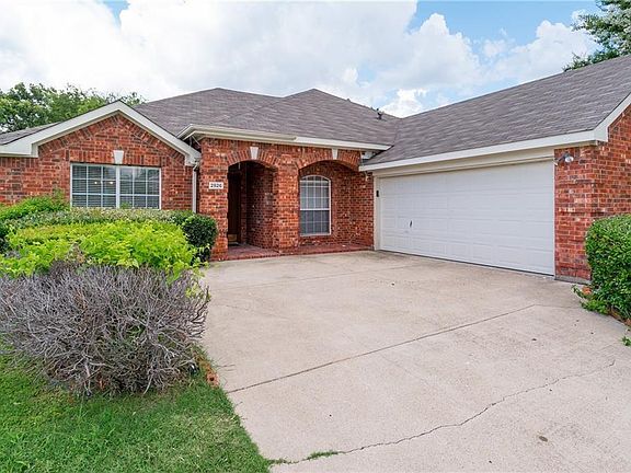 2nd image of 2826 Rosewood Blvd