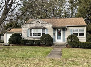 7 Charles Hill Rd, Holyoke, MA 01040