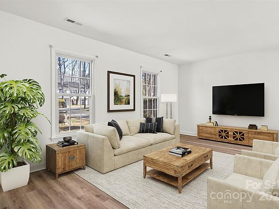 5th image of 429 Sunnywood Ln