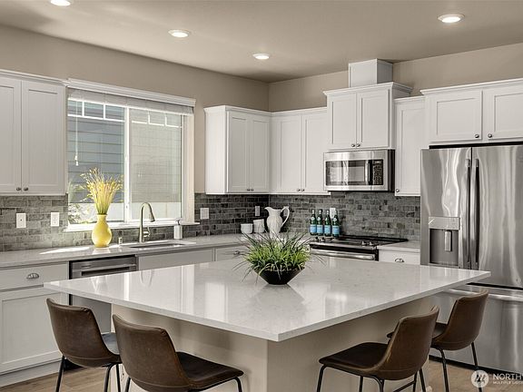 5th image of 6523 31st Avenue SW