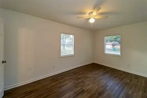 3 bed, 1500 sqft, $1,550 — Photo 2