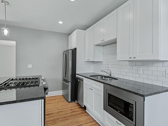 4th image of 416 Morgan Ave S APT 3