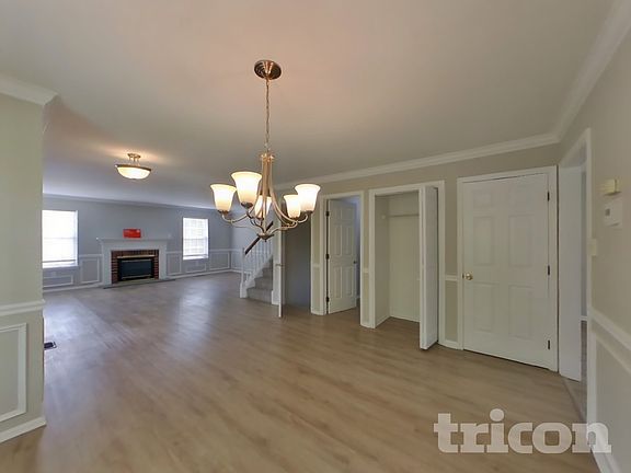 3rd image of 2201 Grant Ct