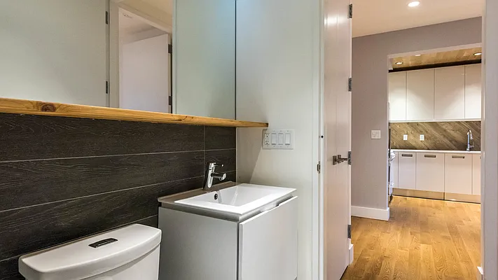 Rented by Nooklyn NYC LLC | media 46