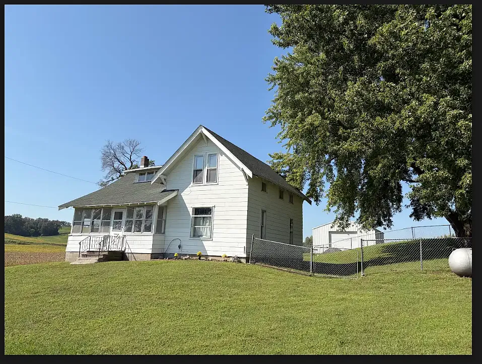 4 bed, 1679 sqft, $1,200 — Photo 2